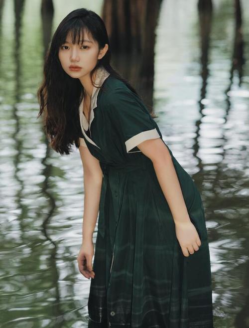 官场人妻系列1～100的相关介绍