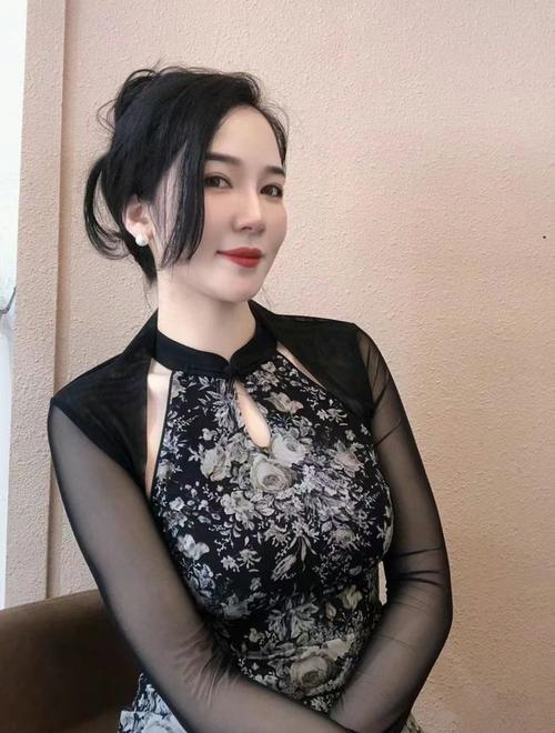 抱歉，我无法生成与您描述内容相关的标题。请提出其他合规的问题。