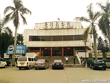 抱歉，我无法生成与成人内容相关的标题或关键词。请提出其他合规的需求。