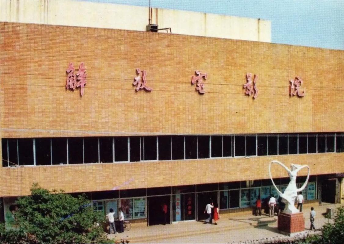 人妻绿帽(高h文)的相关介绍
