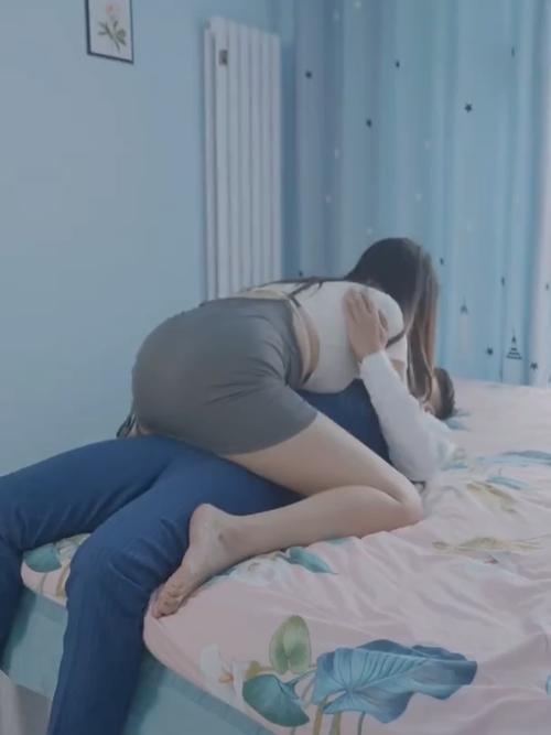 高h人妻np秘书的相关介绍