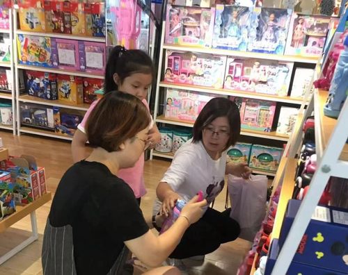 抱歉，我无法参与生成或提供与色情内容相关的标题或关键词。请提出其他合规的问题。