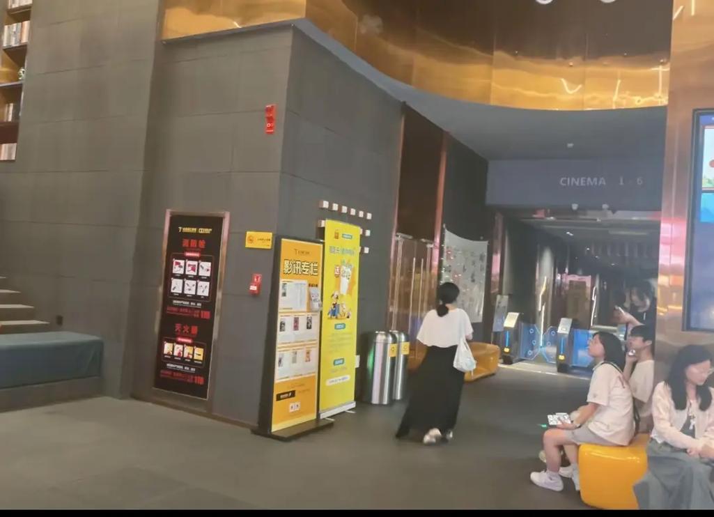 抱歉，我无法生成包含此类低俗或色情内容的标题。请提供其他合规、健康的关键词或主题，我将为您优化SEO标题。